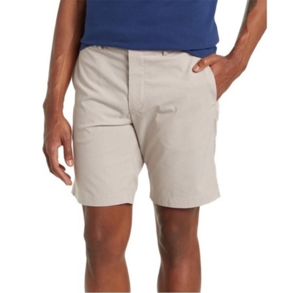 Banana Republic Men’s Cream Khaki Cotton (No Wrinkle) Shorts 9.5” Inseam